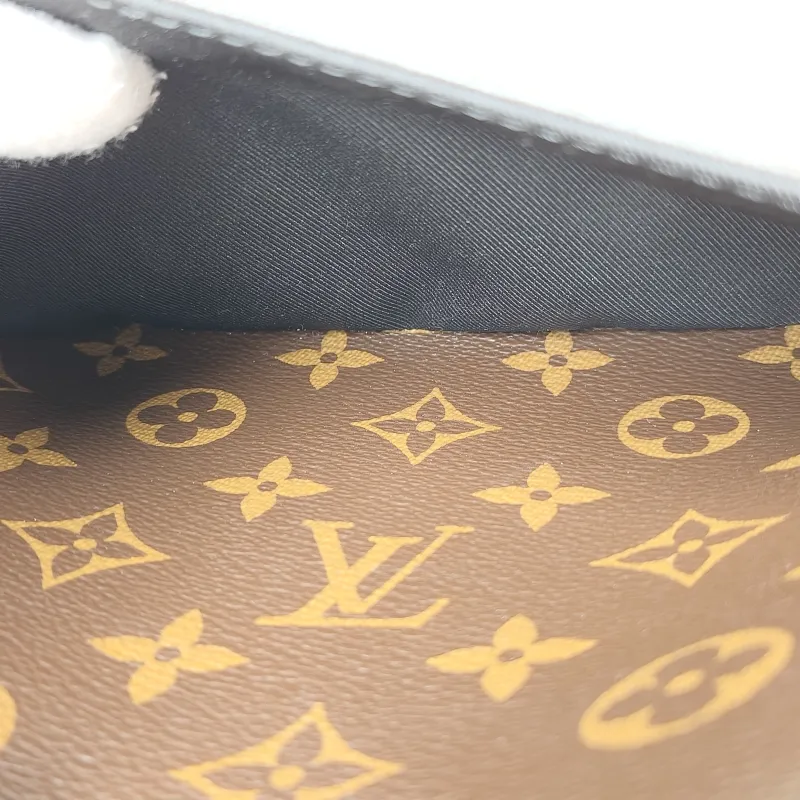 Louis Vuitton Crossbody Bag Diane Baguette Bag Shoulder Strap PVC Small 24 × 9 × 15 cm — detail view 2 of 14