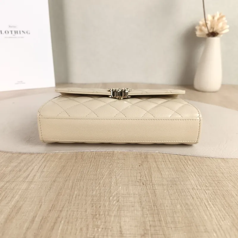 Chanel Crossbody Bag kelly Beige Grained Calfskin One Size 18 × 4.5 × 10 cm — cover view 4 of 5