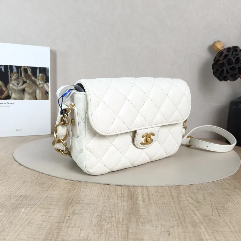 Chanel Crossbody Bag Crossbody Bag White Gold Grained Calfskin One Size 23 × 6 × 16 cm — cover view 3 of 5