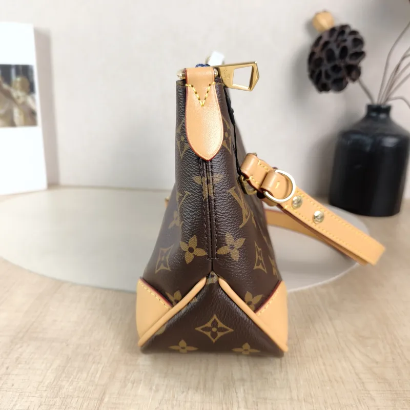 Louis Vuitton Crossbody Bag Boulogne PVC Small 26 × 9.5 × 16 cm — detail view 6 of 10