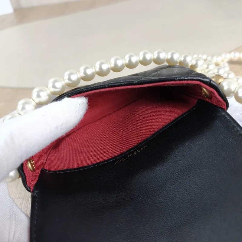 Chanel Crossbody Bag Pearl Crossbody Bag Black Calfskin One Size12 × 4 × 9 cm — detail view 10 of 11