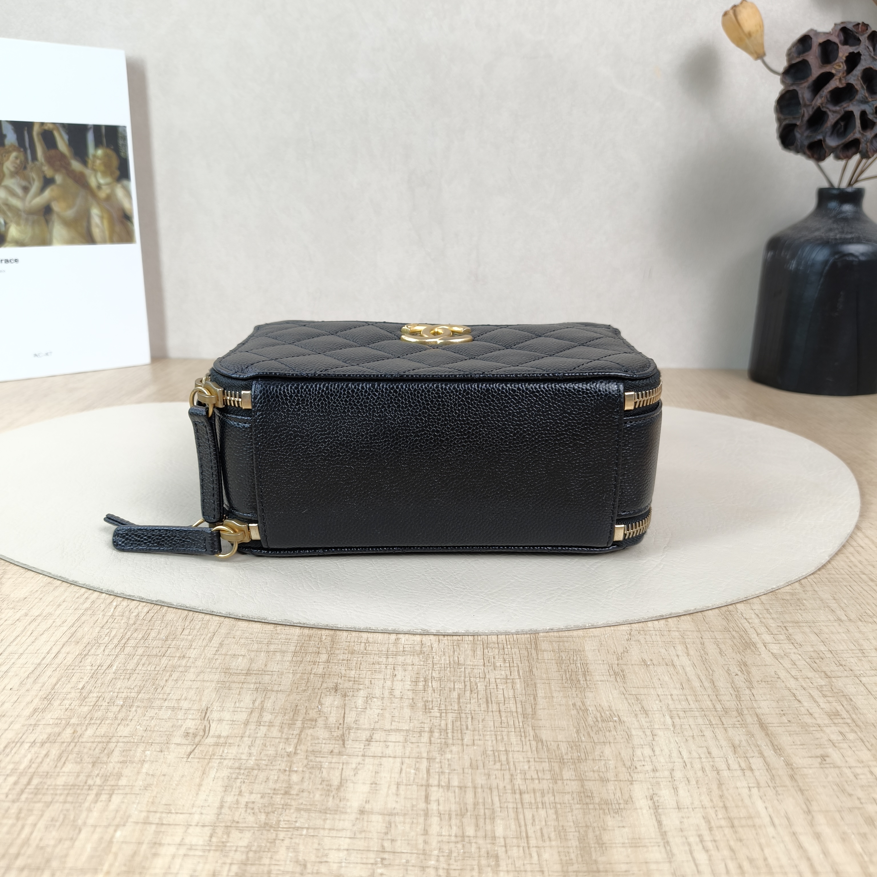 Chanel Crossbody Bag Camera Bag Black Grained Calfskin One Size18.5 × 8 × 13 cm — cover view 6 of 6