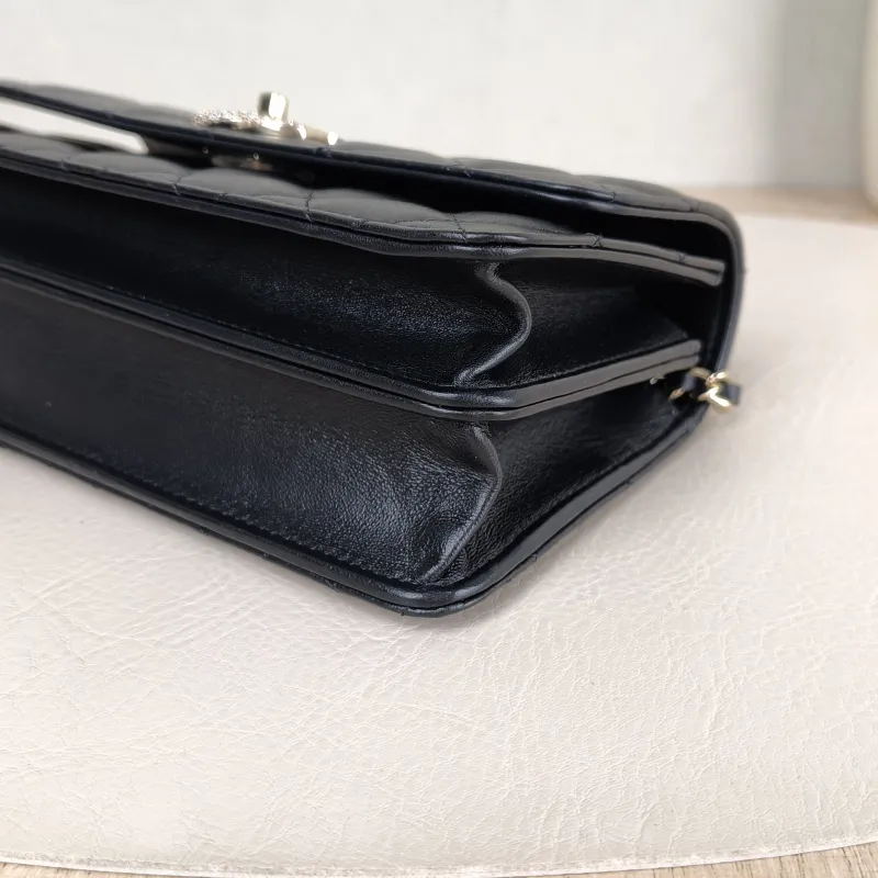Chanel Crossbody Bag woc Black Lambskin 19 × 4 × 11.5 cm — detail view 11 of 14