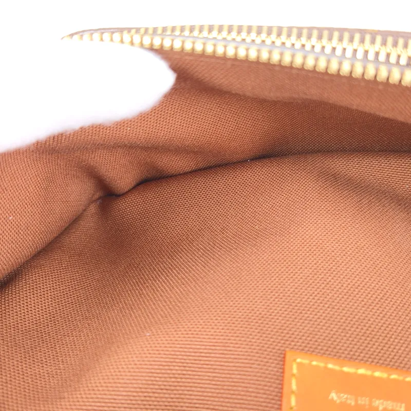 Louis Vuitton Belt Bag Rush Belt Bag Monogram PVC One Size 30 × 8 × 15 cm — detail view 3 of 11
