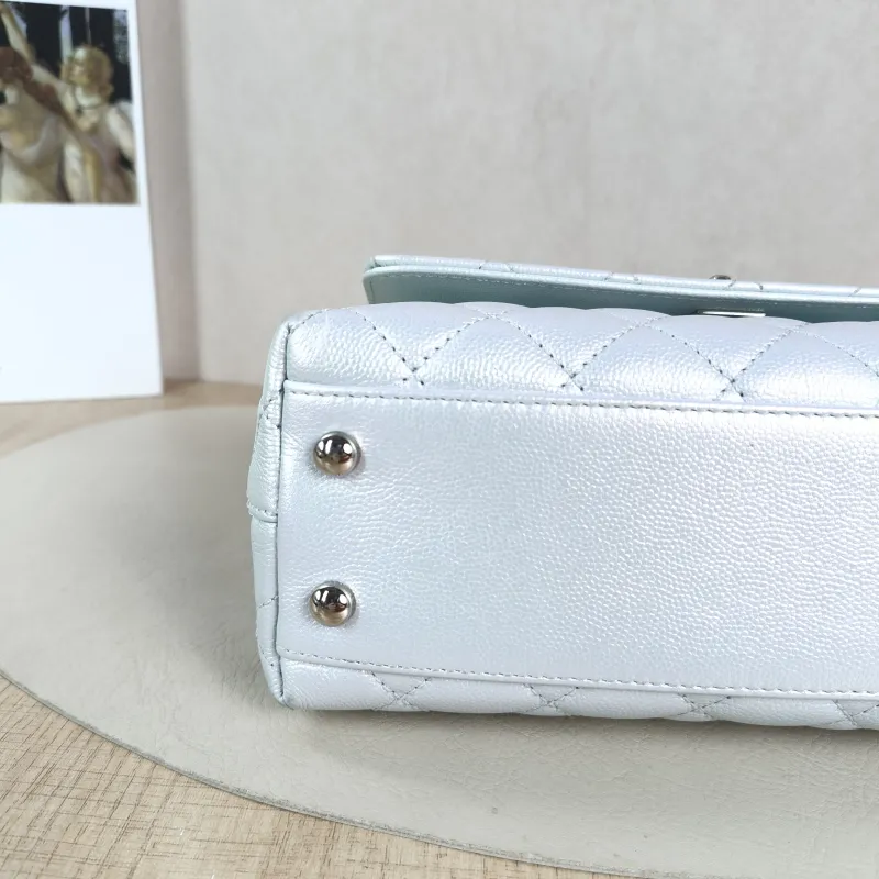 Chanel Top Handle Bag Coco Handle​ C Grained Calfskin Small 24 × 10 × 14 cm — detail view 1 of 12