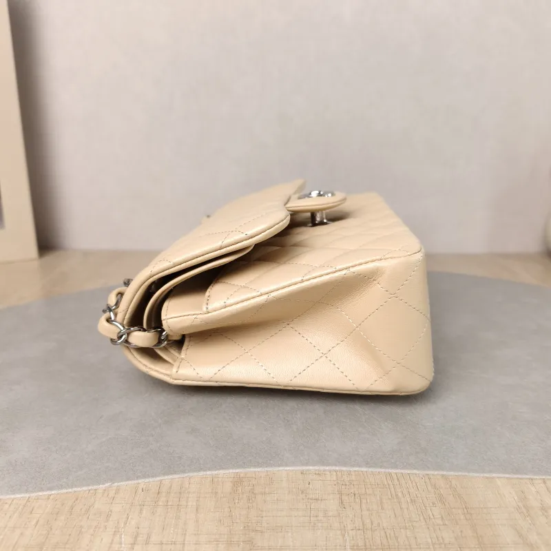 Chanel Crossbody Bag Classic Flap CF Beige Lambskin Small 23 × 6 × 14.5 cm 31 — detail view 9 of 16