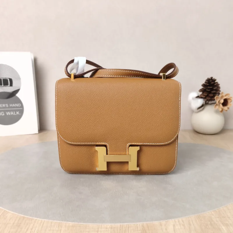 Hermès Crossbody Bag Constance 19 Gold-Tone Hardware37 Brown Epsom Calfskinmini18 × 4 × 15 cm