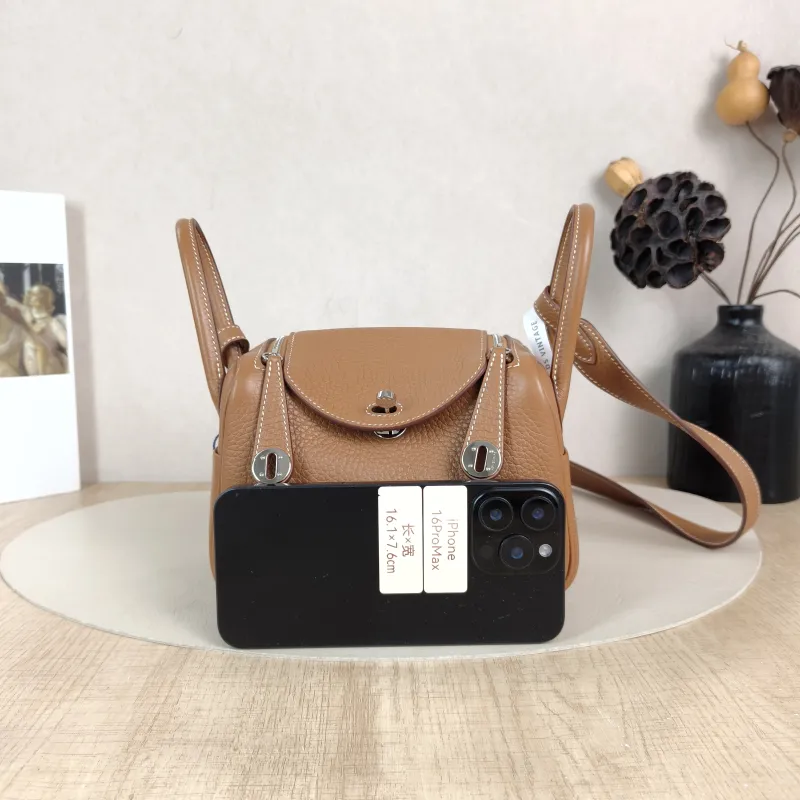 Hermès Crossbody Bag Lindy Mini 19 37 Brown TC Calfskin Mini 19 × 9.5 × 13 cm K — cover view 5 of 5