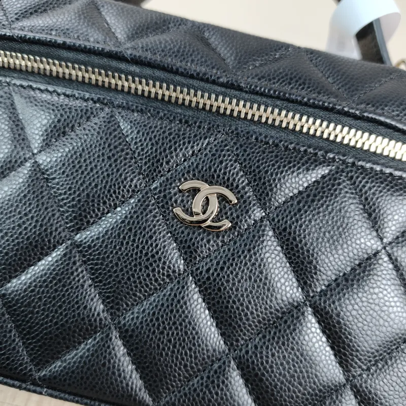 Chanel Crossbody Baglp Box Bag Top Handle Crossbody Bag Black Grained Calfskin One Size19.5 × 5 × 17 cm — detail view 2 of 14