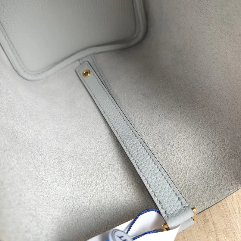 Hermès Top Handle Bag Picotin Lock 18 18 TC Calfskin Small 18 × 13 × 18 cm B — detail view 7 of 13
