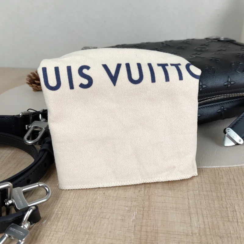 Louis Vuitton Crossbody Bag Side Trunk Box Black Calfskin Medium23.5 × 8.5 × 16 cm — detail view 12 of 12