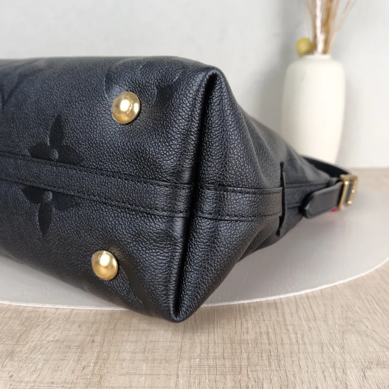 Louis Vuitton Crossbody Bag Carryall Black Calfskin Small29.5 × 12 × 24 cm — detail view 5 of 10