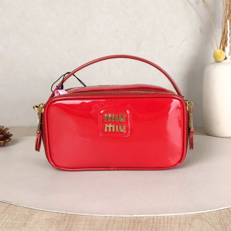 Miumiu Top Handle Bag Camera Bag Red Patent Leather One Size19 × 6 × 10 cm