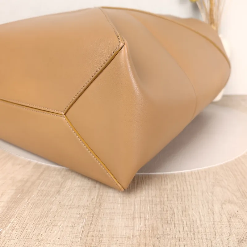 LOEWE Shoulder Bag Puzzle Fold Shopping Tote Calfskin Medium 25.5 × 14.5 × 31.5 cm — detail view 4 of 9