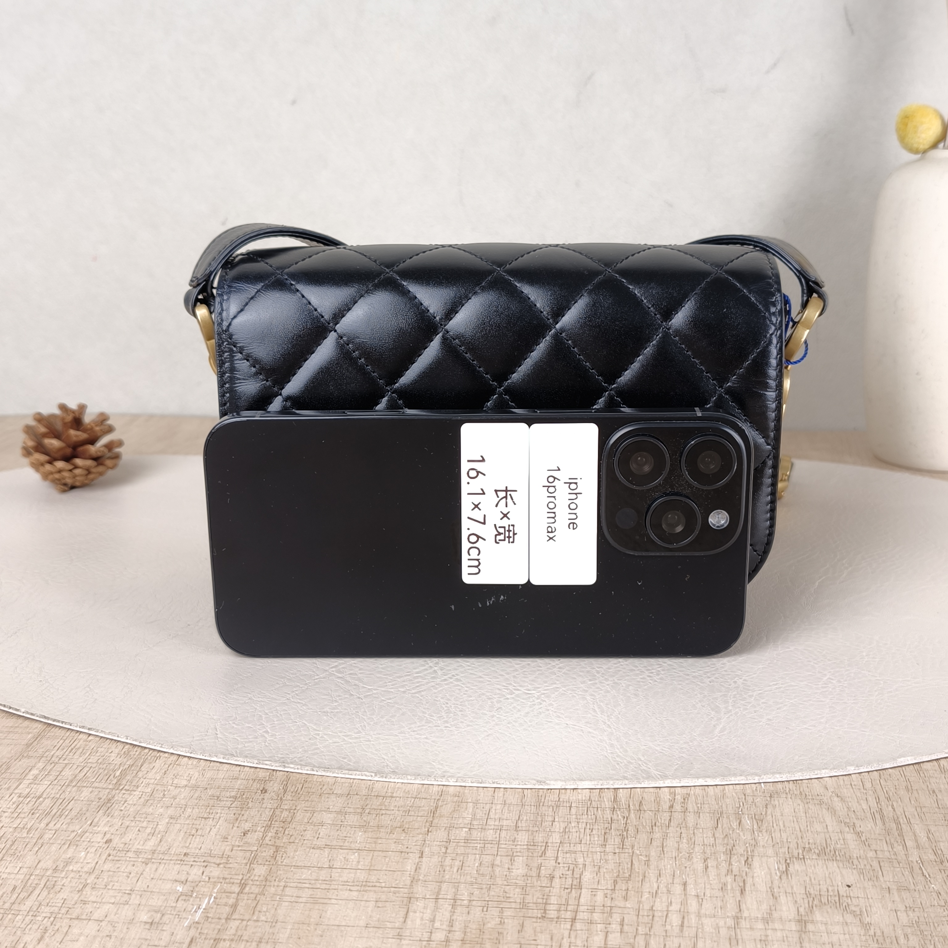 Chanel Crossbody Bag22a c Black Calfskinmini17.5 × 5.5 × 12 cm — cover view 5 of 5