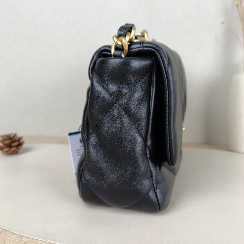 Chanel Crossbody Bag 19Bag Black SL ambskin Small 26 × 9 × 16 cm — detail view 12 of 15