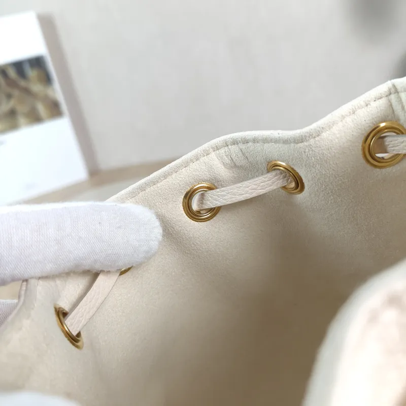 Louis Vuitton Crossbody Bag NANO NOÉ Bucket Bag Nano White · Embroidered Calfskinnano13 × 10 × 16 cm — detail view 4 of 11