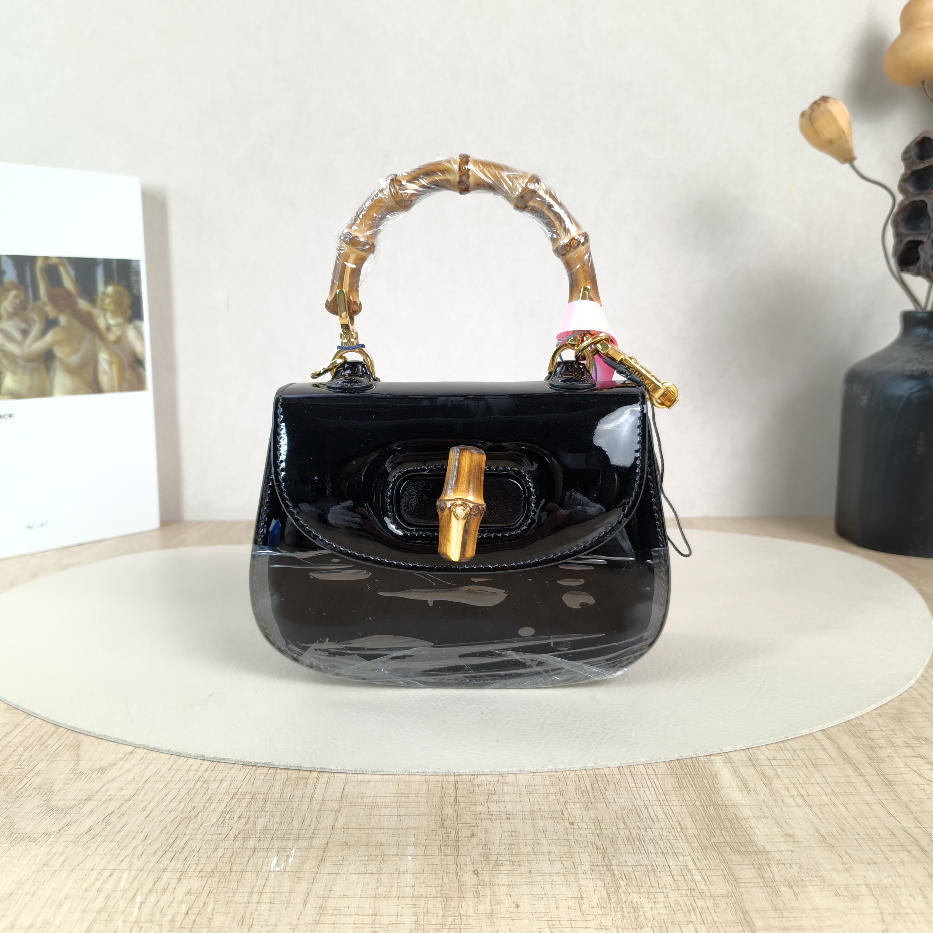 GUCCI Crossbody Bagbamboo 1947 jumbo Crossbody Bag Black Patent Leathermini17 × 7.5 × 12 cm