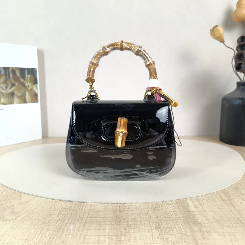 GUCCI Crossbody Bagbamboo 1947 jumbo Crossbody Bag Black Patent Leathermini17 × 7.5 × 12 cm