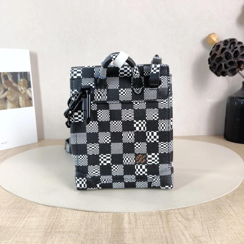 Louis Vuitton Shoulder Bag Nano Steamer Shoulder Bag Colorblock PVC nano 15 × 7 × 18 cm — cover view 2 of 5