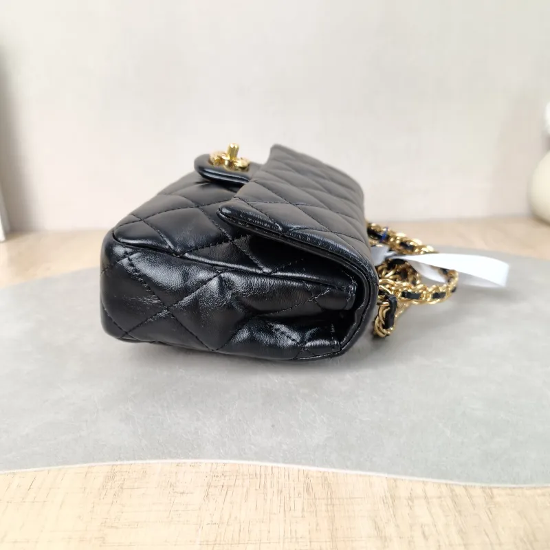 Chanel Crossbody Bag mini Black Lambskin mini 21 × 8 × 13 cm — detail view 11 of 11
