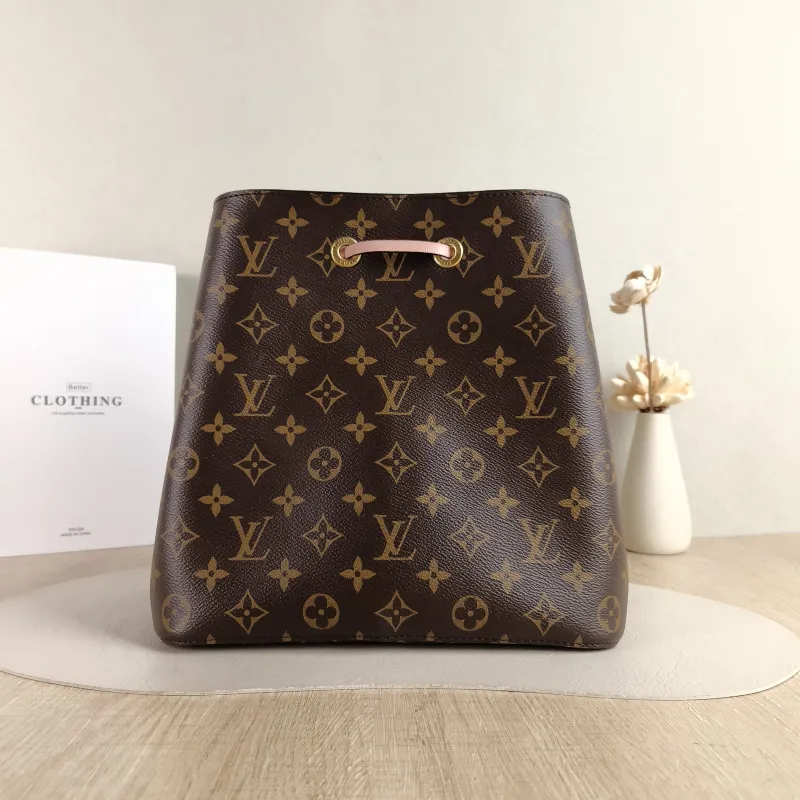 Louis Vuitton Shoulder Bag NÉONOÉ Bucket Bag PVC Medium 26 × 17.5 × 26 cm — cover view 2 of 5