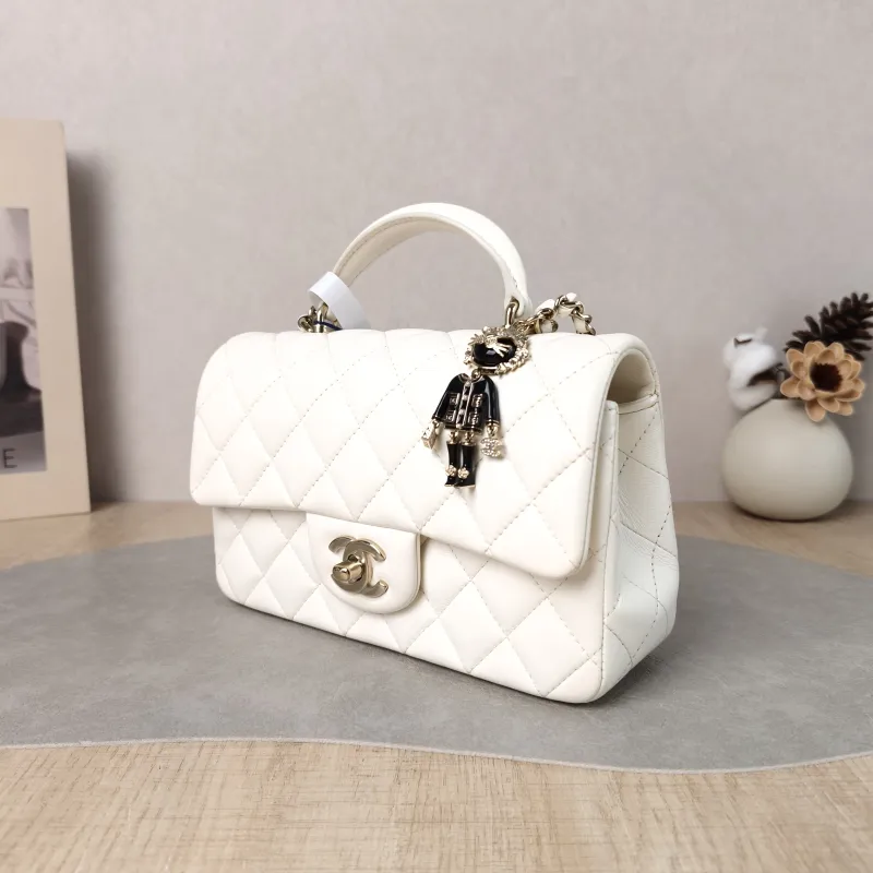 Chanel Crossbody Bag mini White Lambskin mini 20 × 6 × 12 cm — cover view 6 of 6