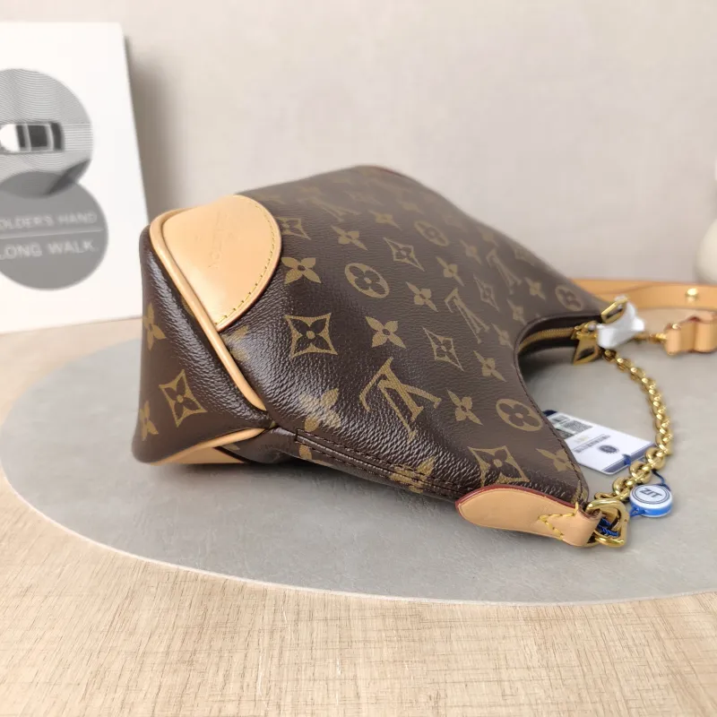 Louis Vuitton Crossbody Bag Boulogne PVC Small26 × 9.5 × 16 cm — detail view 6 of 13