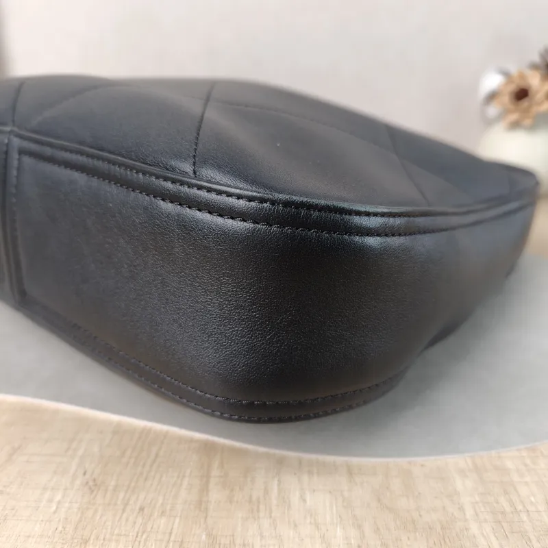 Chanel Shoulder Bag hobo Black Calfskin One Size 27 × 7 × 27 cm — detail view 7 of 10