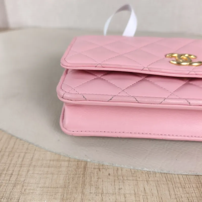 Chanel Crossbody Bag Edition woc Pink Lambskin Mini 19.2 × 3.5 × 12.3 cm Microchip Edition — detail view 3 of 12