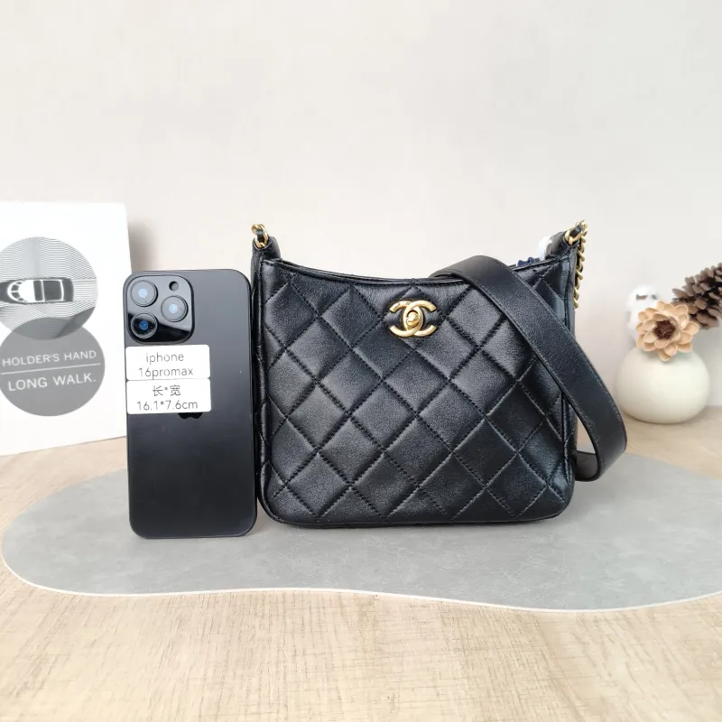 Chanel Shoulder Bag hobo Black Lambskin One Size 19 × 8 × 17 cm — cover view 5 of 5