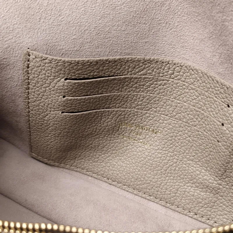 Louis Vuitton Crossbody Bag IVY Empreinte Embossed Calfskin Small 23.5 × 4.3 × 12 cm — detail view 8 of 11