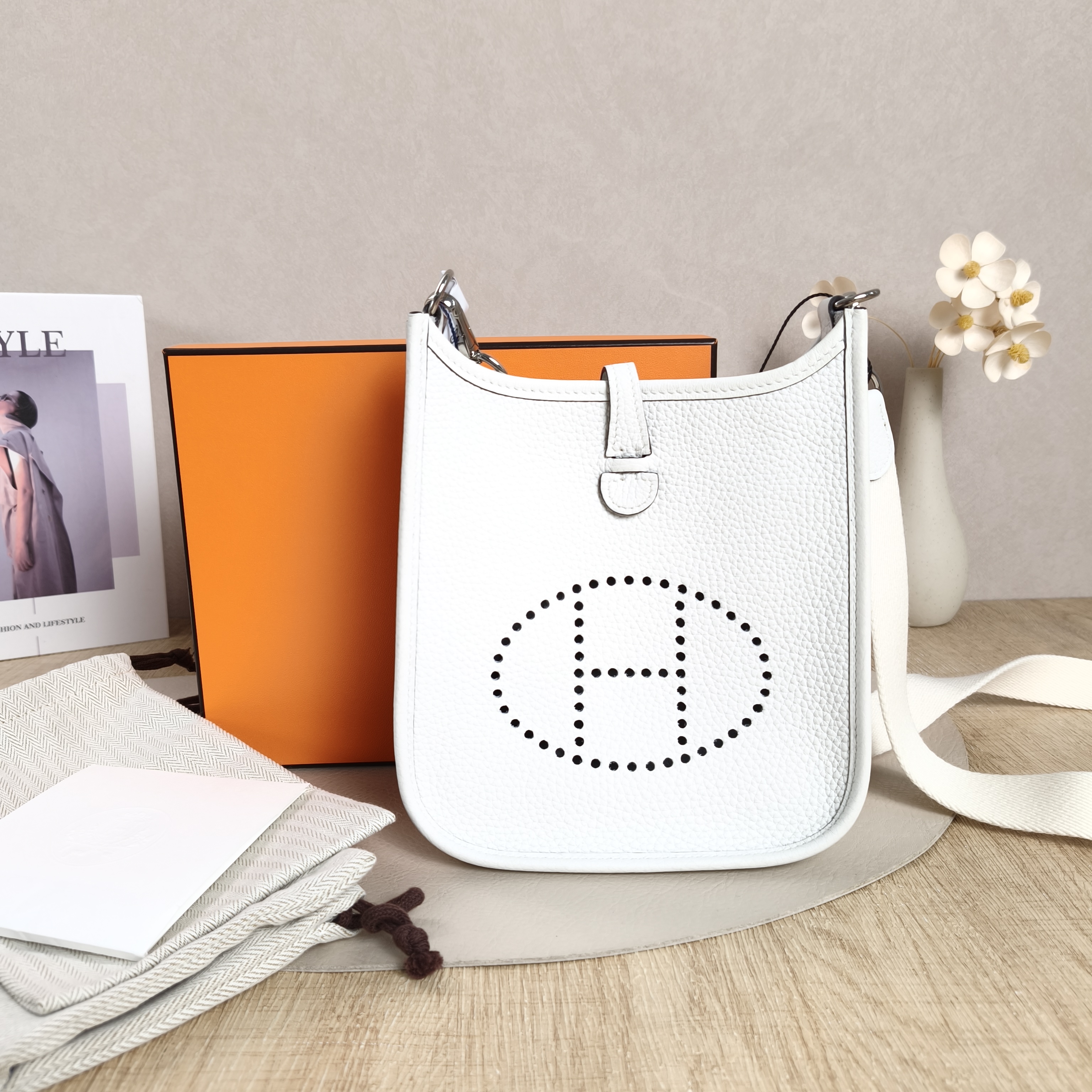 Hermès Crossbody Bag Evelyne Mini 16 Mini 160U White Taurillon Clemence TC Calfskinmini17 × 5.5 × 18 cm — cover view 8 of 9