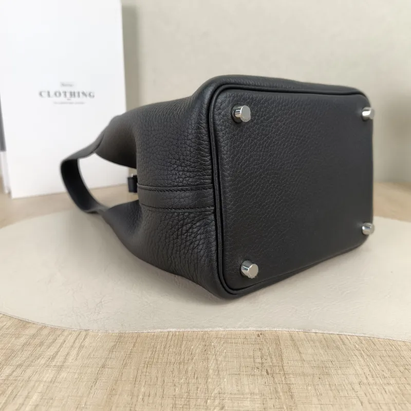 Hermès Top Handle Bag Picotin Lock 18 1889Black Clemence Taurillon TC Calfskin Small18 × 13 × 19 cm — detail view 5 of 12