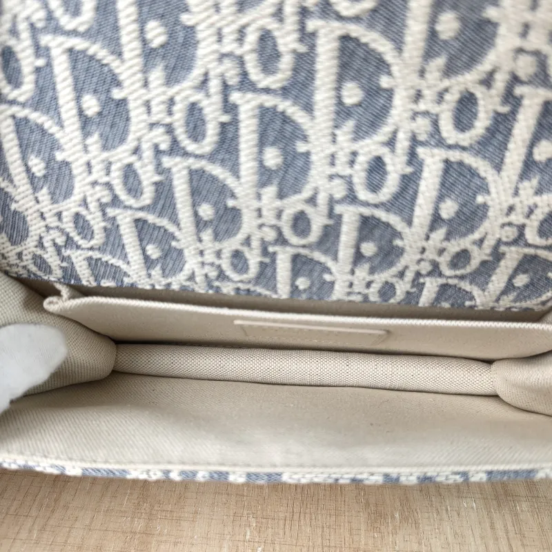DIOR Crossbody Bag 30 Montaigne East-West 30 Blue Beige Calfskin，Canvas Small 21 × 6 × 12 cm — detail view 2 of 11