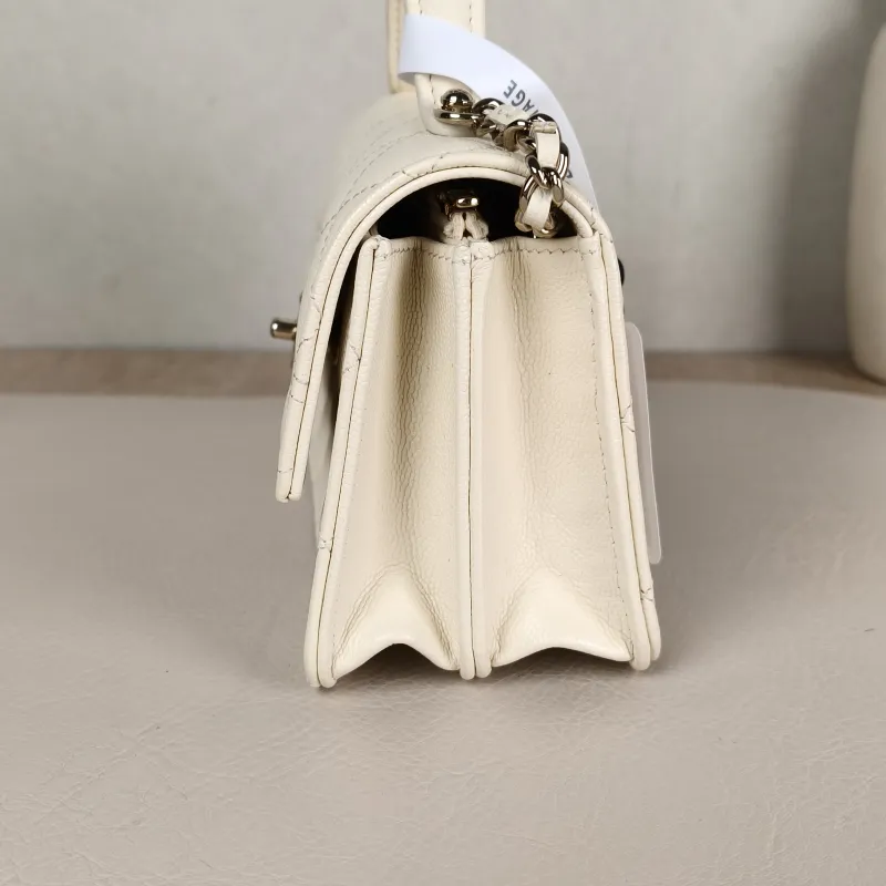 Chanel Crossbody Bag Yellow Calfskin One Size19 × 7 × 11.5 cm — detail view 5 of 14