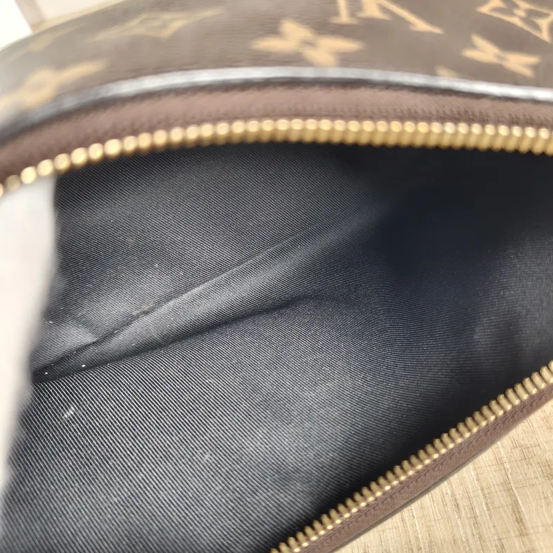 Louis Vuitton Crossbody Bag Boulogne PVC Small 26 × 9.5 × 16 cm — detail view 7 of 9