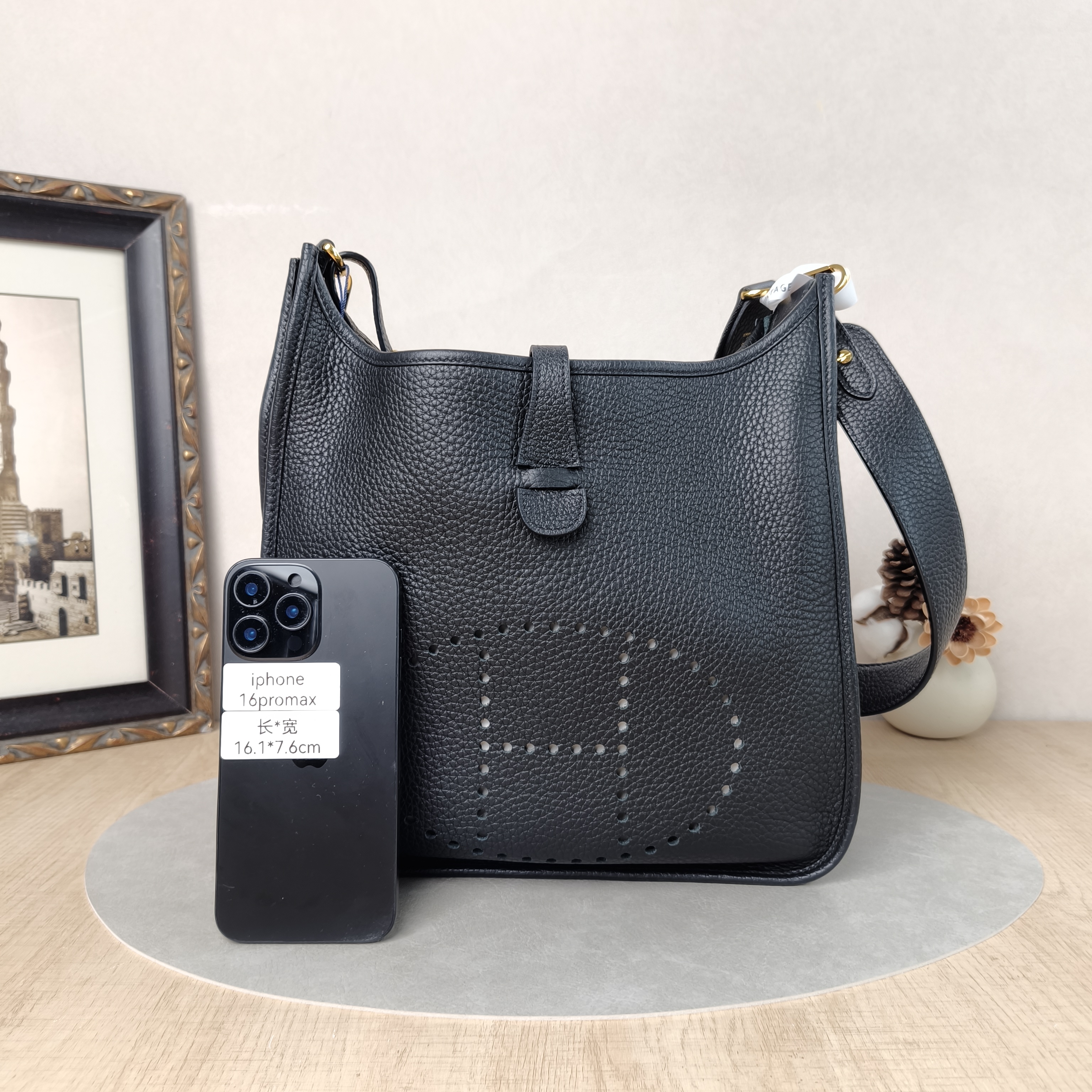 Hermès Crossbody Bag Evelyne 29 29Black TC Calfskin Small29 × 8 × 30 cm — cover view 4 of 6