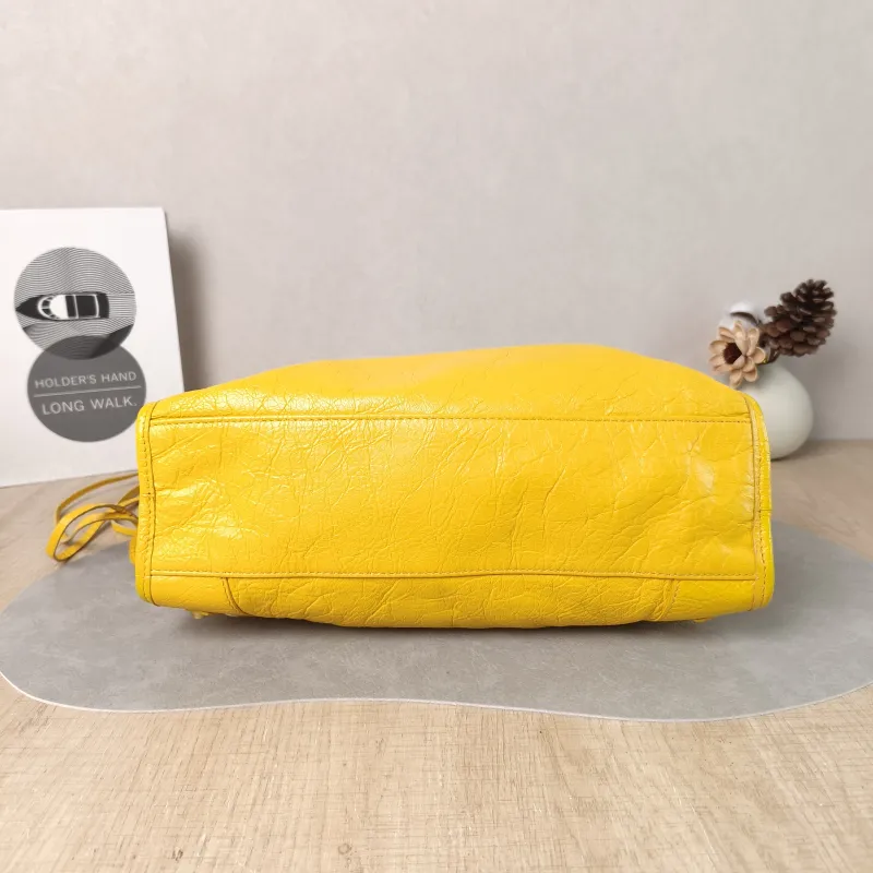BALENCIAGA Crossbody Bag Classic City Yellow Lambskin Small 30 × 10 × 21 cm — cover view 3 of 6