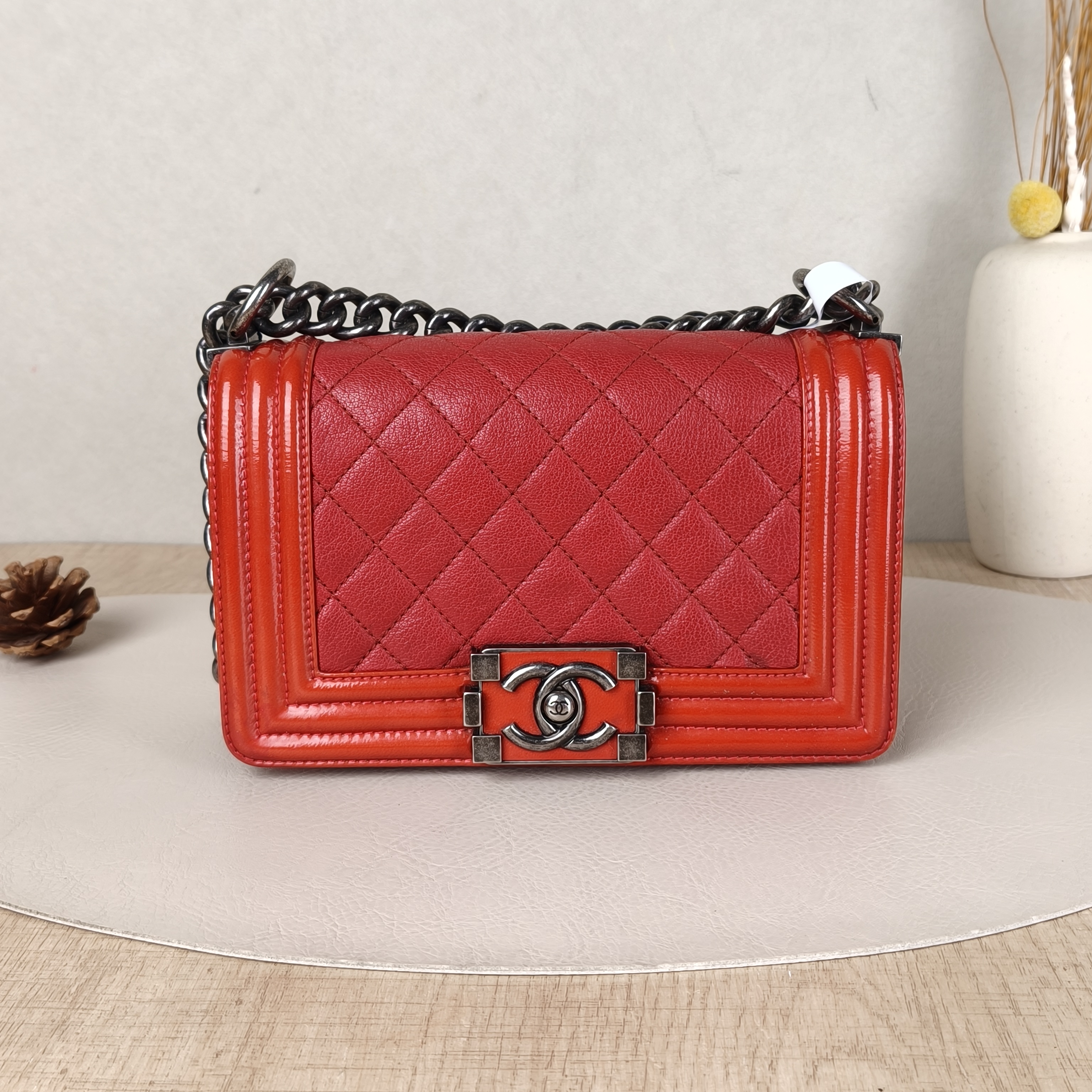 Chanel Crossbody Bag Le Boy​Red Grained Calfskin Small20.5 × 8.5 × 12 cm