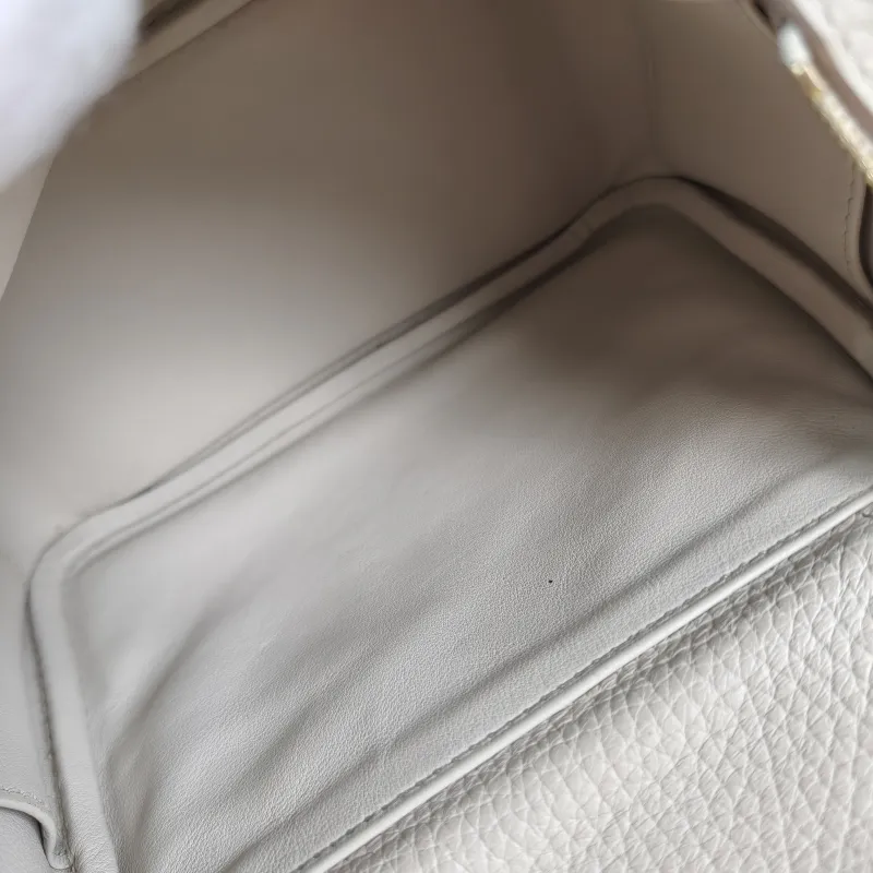 Hermès Crossbody Bag Lindy Mini 198LB eton TC Calfskinmini19 × 9.5 × 13 cm — detail view 5 of 12