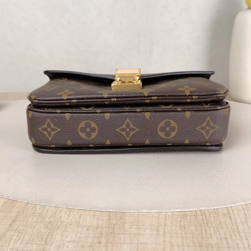 Louis Vuitton Crossbody Bag Pochette Métis East West Monogram PVC Small 21.5 × 6 × 13.5 cm — cover view 4 of 6