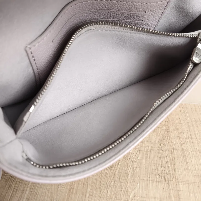 Louis Vuitton Crossbody Bag IVY Grey · White Monogram Empreinte Embossed Calfskin Small 23.5 × 4.3 × 12 cm — detail view 4 of 11