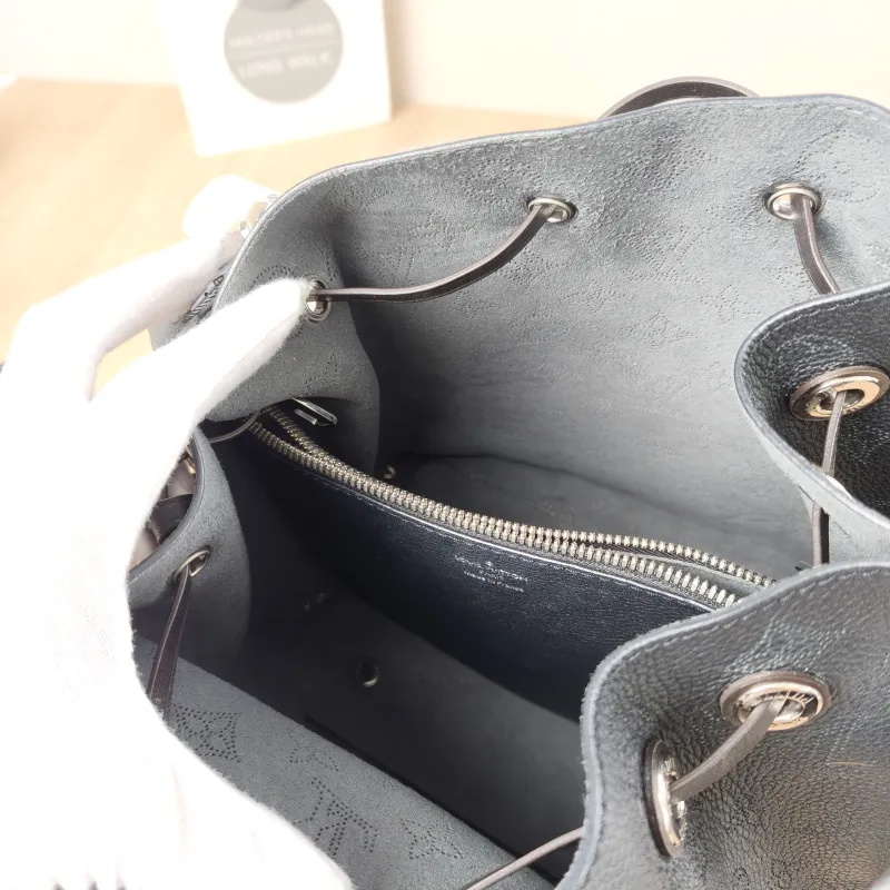 Louis Vuitton Shoulder Bag Muria Black Calfskin One Size26 × 14 × 26 cm — detail view 13 of 16