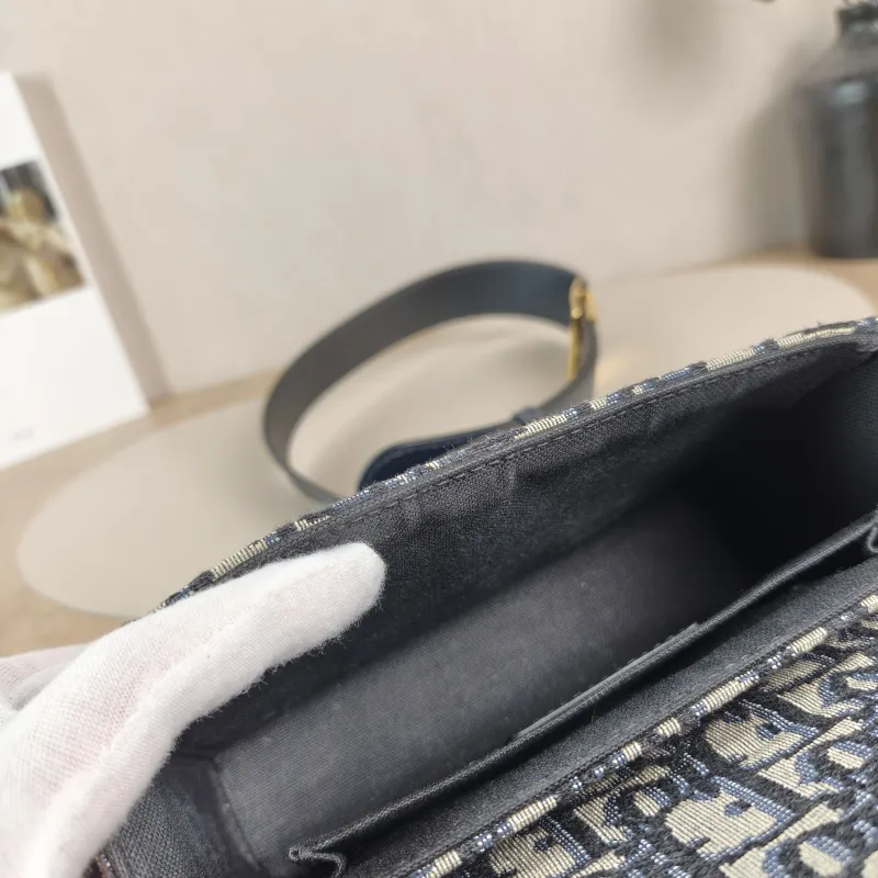 DIOR Crossbody Bag30Montaigne 30 Box Box Blue Canvasmini17.5 × 5 × 11.5 cm — detail view 5 of 12