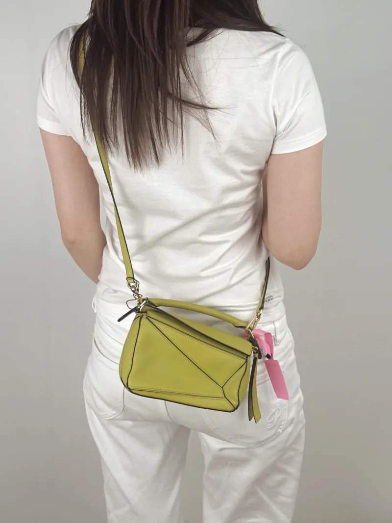 LOEWE Crossbody Bag Puzzle Green Calfskinmini18 × 8 × 12.5 cm — on-model view 1 of 3