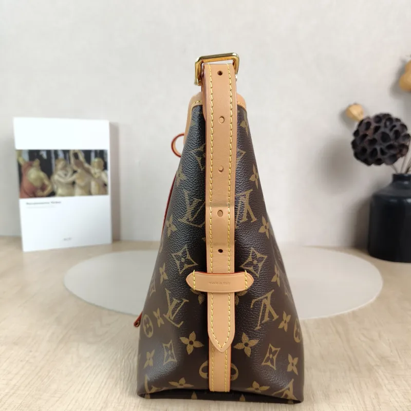 Louis Vuitton Crossbody Bag Carryall Monogram PVC Small29 × 12 × 24 cm — detail view 4 of 11