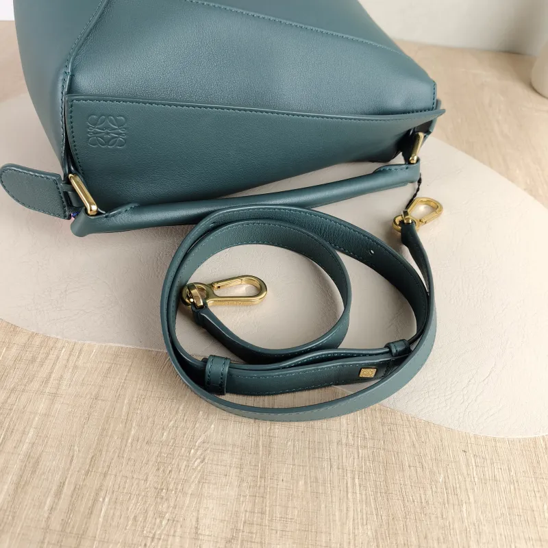 LOEWE Crossbody Bag Puzzle Green CC alfskin Small 24 × 10.5 × 16.5 cm — detail view 1 of 12