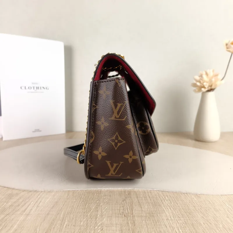 Louis Vuitton Crossbody Bag Passy Messenger Bag Monogram PVC Small 23 × 9 × 17 cm — detail view 3 of 13
