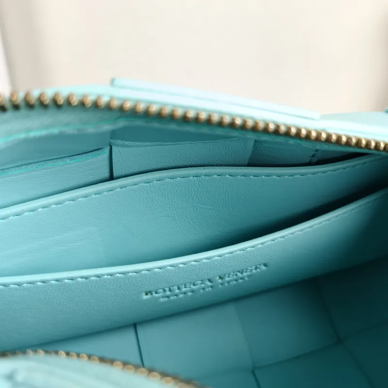 Bottega Veneta Shoulder Bag Brick Cassette Woven Lambskin Small 23.5 × 10 × 10 cm — detail view 1 of 10